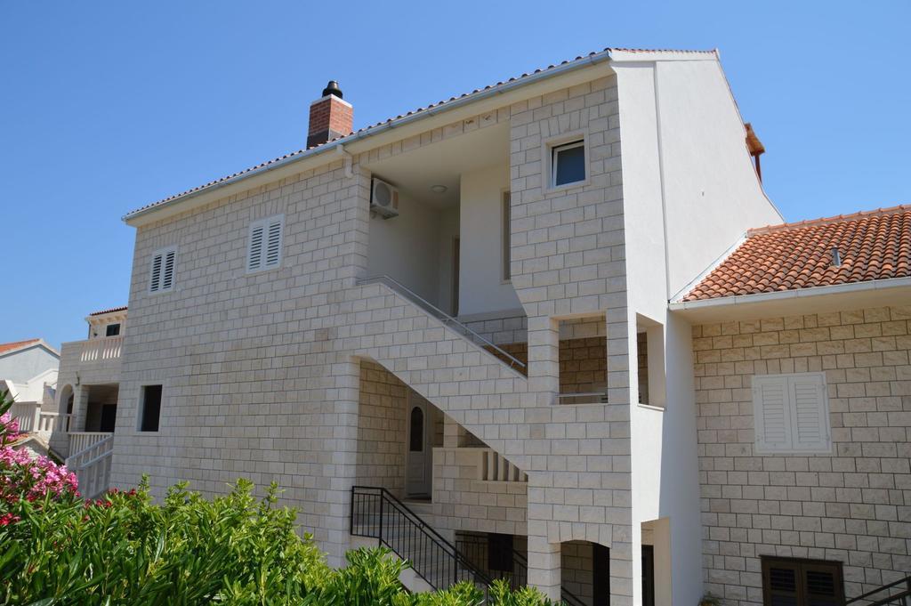 Apartments Biserka Bol Exterior foto